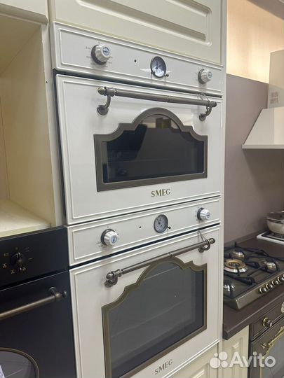 Комплект Smeg духовой шкаф, свч коллекция Cortina