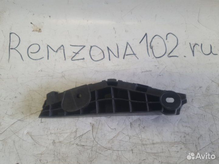 Кронштейн крепления бампера передний правый