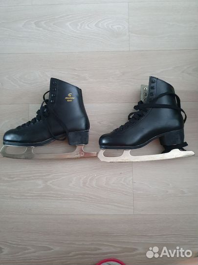 Коньки фигурные мужские 42 р
