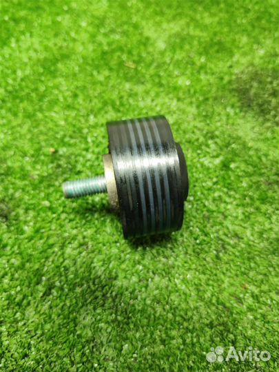 Ролик дополнительный руч. ремня VW Touareg 2002-2