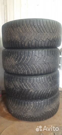 Michelin X-Ice North 4 245/45 R18 122H