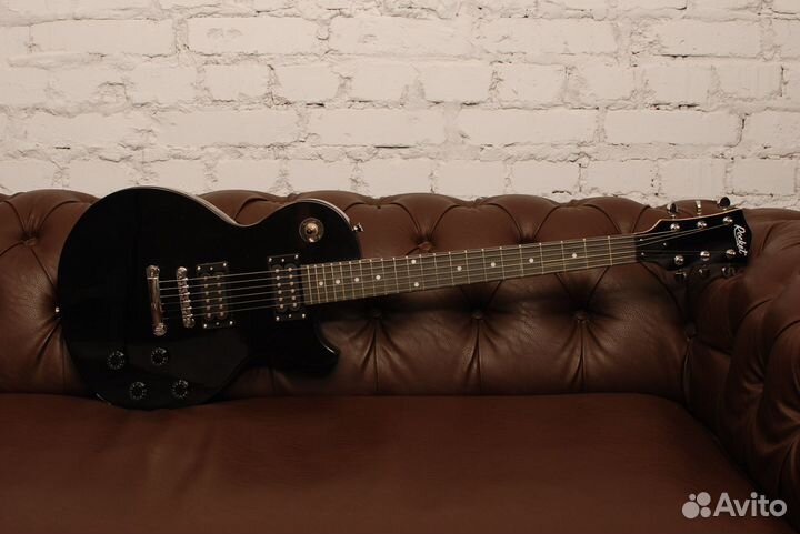 Электрогитара (Аксессуар в подарок)