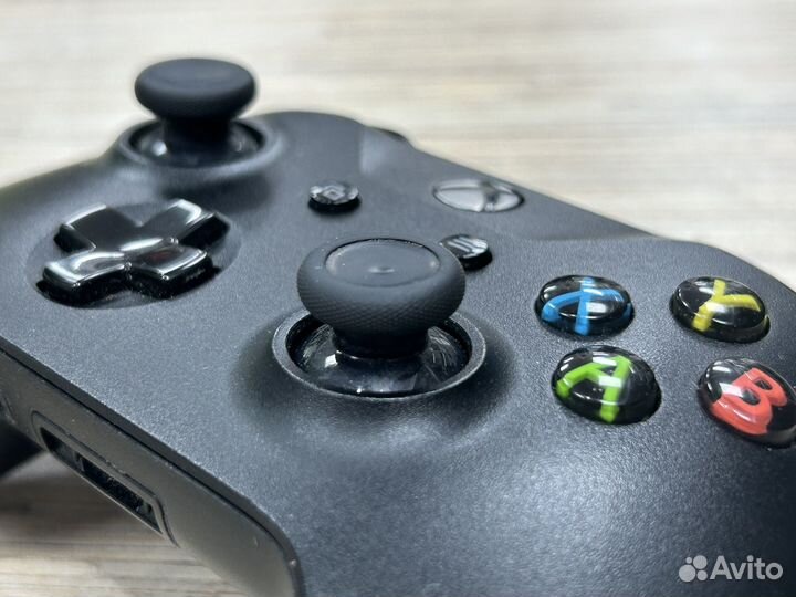 Джойстик Xbox One