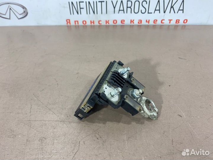 Плюсовая клемма передняя Infiniti Q50 V37 VR30ddtt
