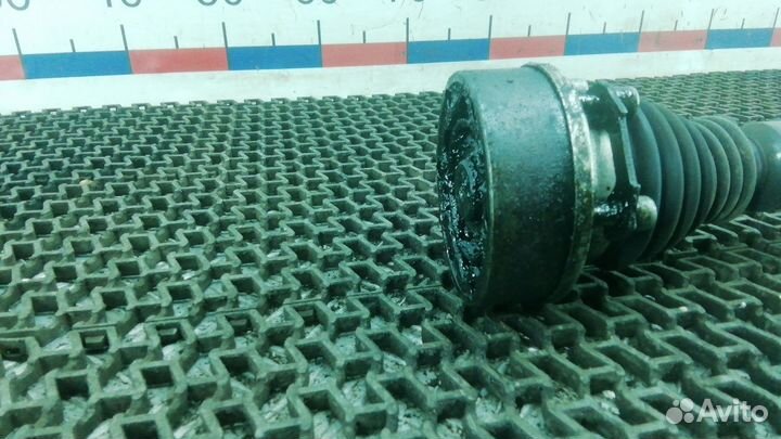 Полуось передняя правая (приводной вал, шрус)