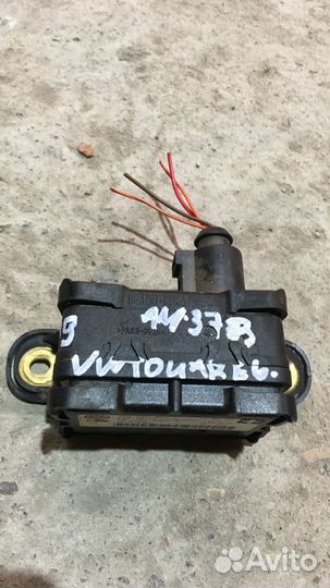 Датчик ускорения Volkswagen Touareg 1 7H0907652A