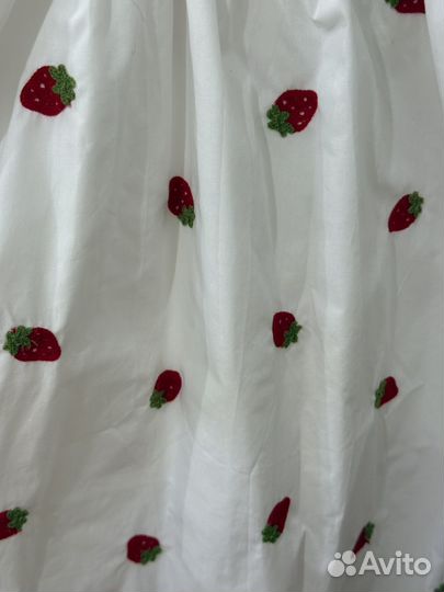 Платье женское с принтом клубники