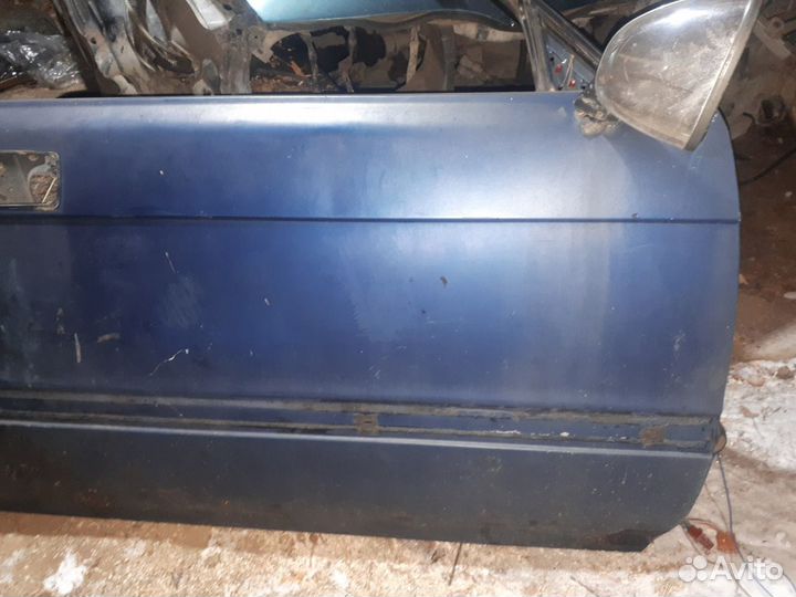 Дверь передняя правая Toyota Crown 130