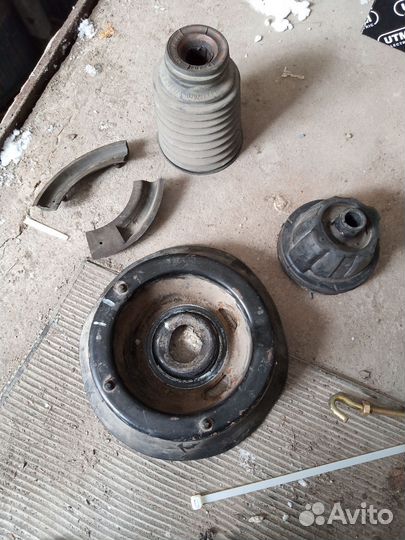 Опора переднего амортизатор на мерседес W203