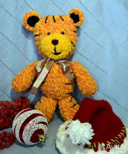 Вязаная игрушка тигренок