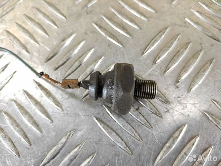 Датчик давления масла Audi 80/90 1986 1991