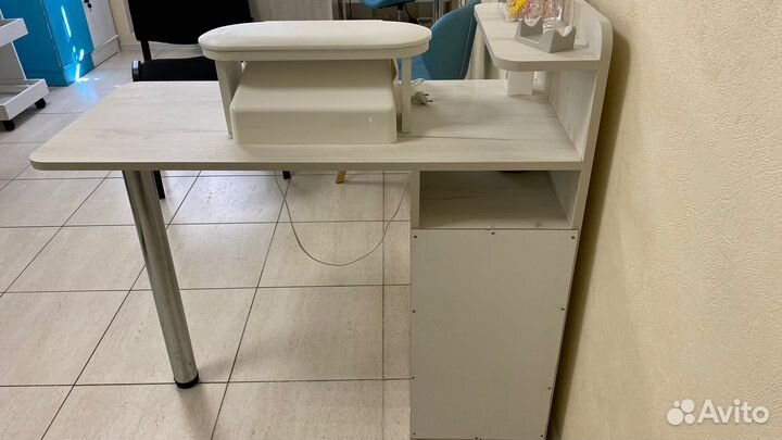 Стол для маникюра бу