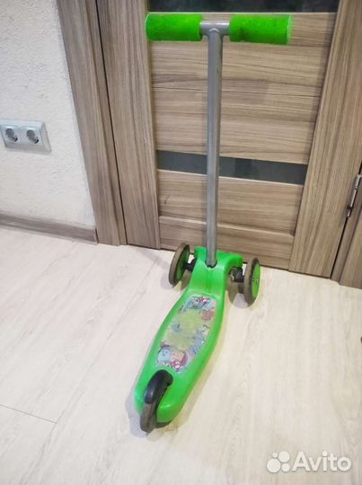 Самокат трехколесный