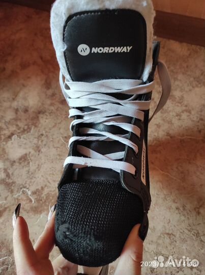 Коньки хоккейные размер 37