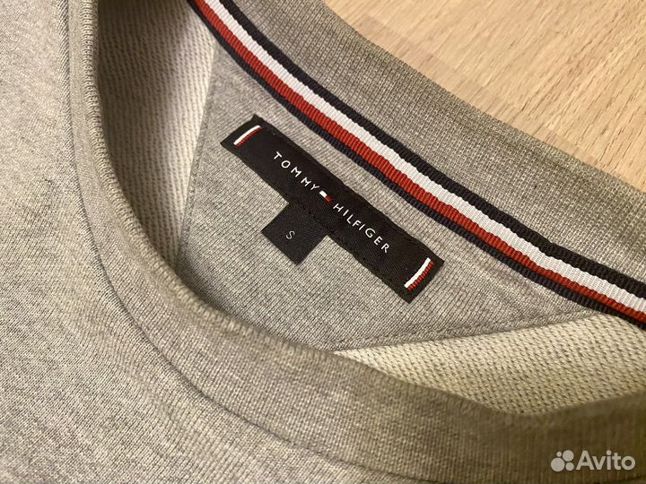 Tommy hilfiger свитшот мужской серый