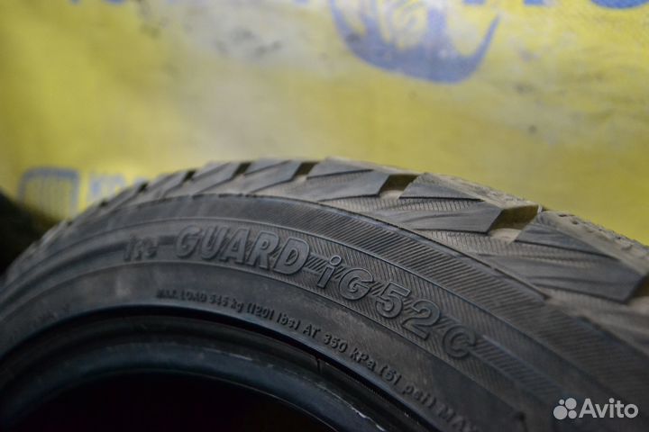Yokohama Ice Guard IG52C 215/45 R17