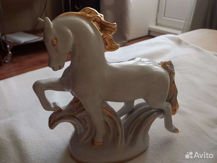 Конь и ваза лфз