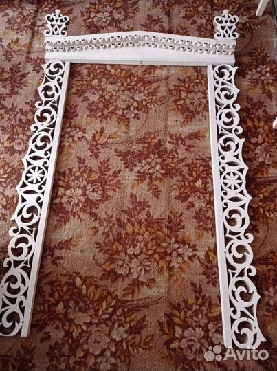 Наличики на окна резные