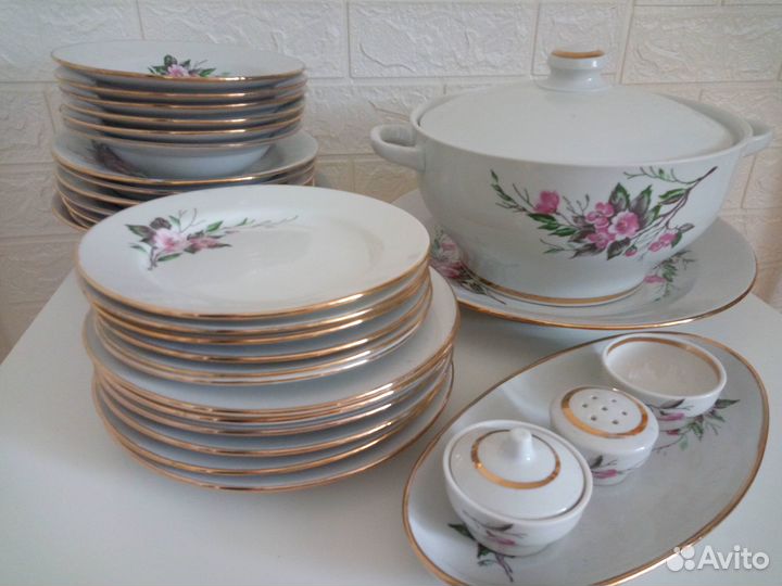 Столовый сервиз (31 предмет)