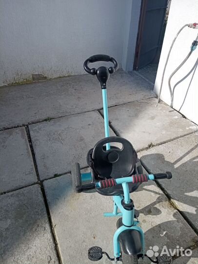 Велосипед трёхколёсный с ручкой