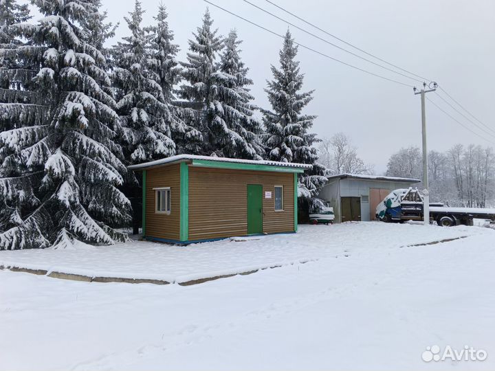 Участок с постройками для ведения хозяйства