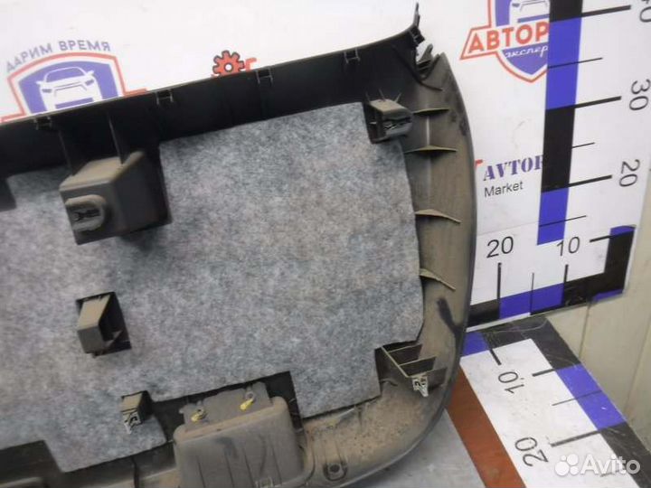 Обшивка двери задка Chevrolet Cruze F16D3 2012