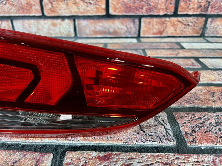 Фонарь задний левый внутренний Хендай Солярис 2