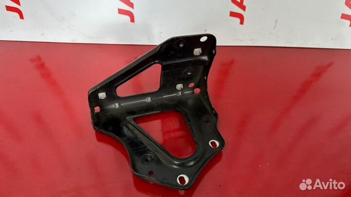 Кронштейн Крепления крыла передний правый Audi A6