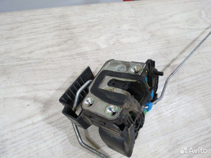 Замок двери задний правый Kia Rio 3
