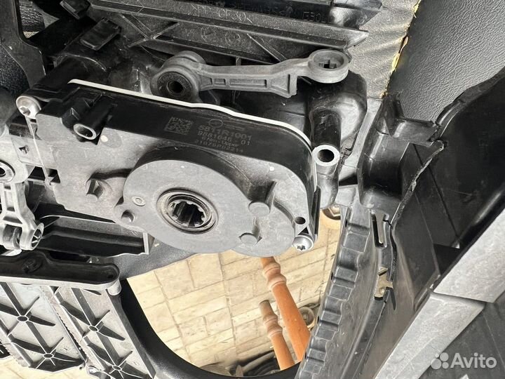 Решетка радиатора BMW 5 G31 жалюзи оригинал