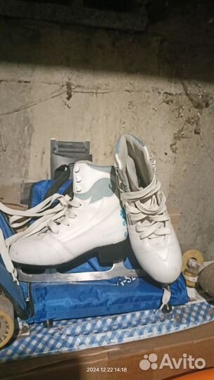 Коньки фигурные, 34-35рр, скейтборд и шлем