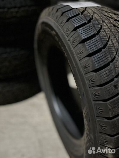 Kumho WinterCraft Ice Wi51 215/55 R17 98T