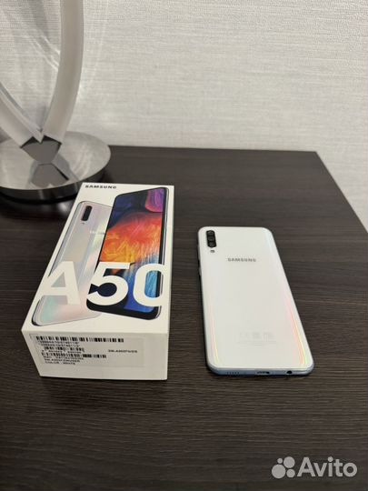 Samsung Galaxy A50, 4/64 ГБ