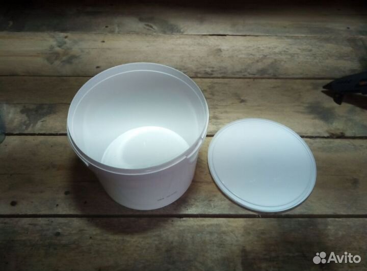 Ведра пластиковые с крышкой 12л