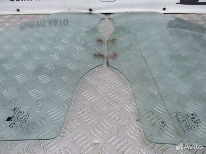 Стекло передней двери Hyundai Sonata 3 1996г