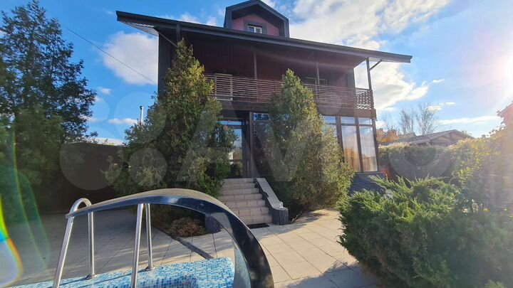 Дом 250 м² на участке 6 сот.