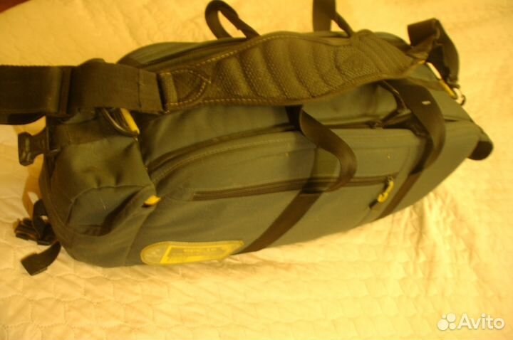 Продаю профессиональную видеокамеру Sony DSR-250