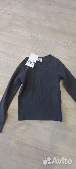 Zara новый лонгслив для девочки 122 р-м