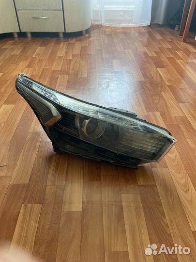 Фара передняя правая на kia cerato