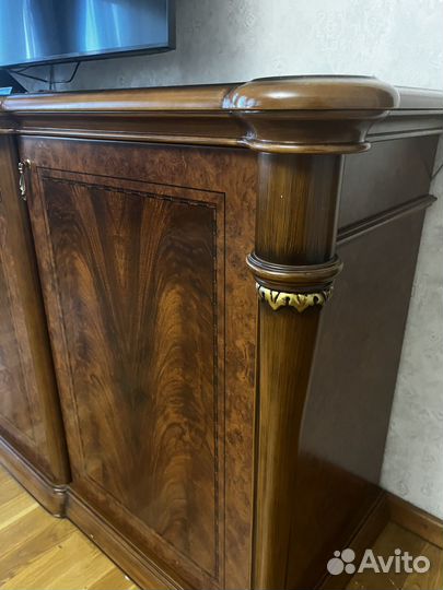 Комод в гостиную