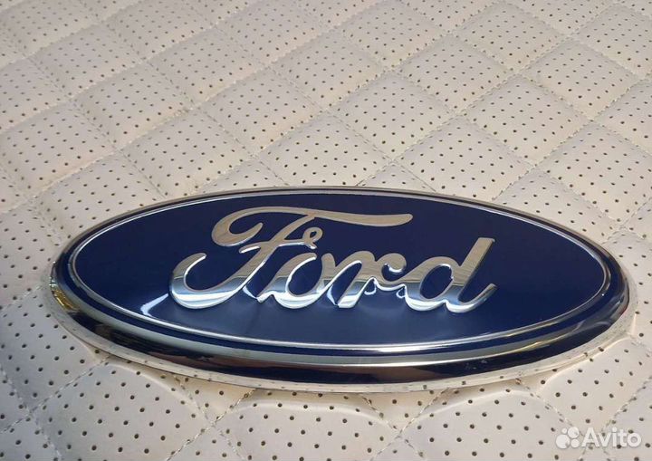 Эмблема Ford перед зад