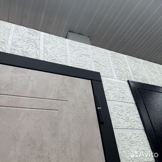 Двери входные