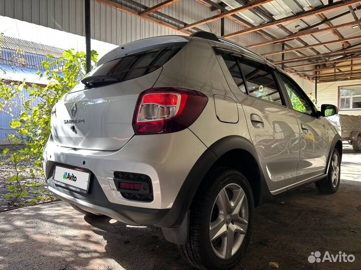 Renault Sandero Stepway 1.6 AT, 2017, 105 000 км