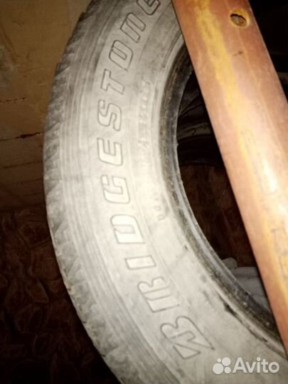 Bridgestone Blizzak DM-V1 215/65 R16