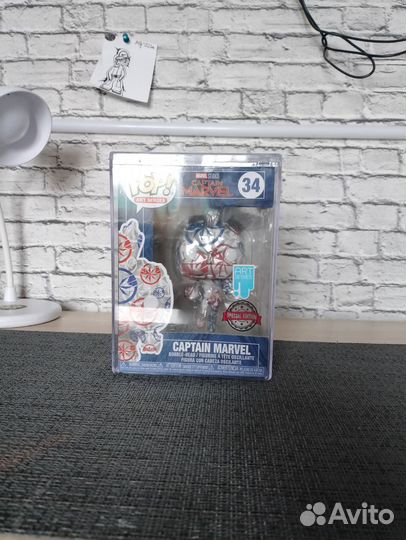 Фигурка funko pop capitan marvel art series ориг