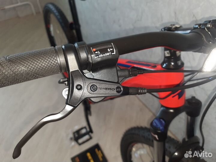 Велосипед горный GT R29