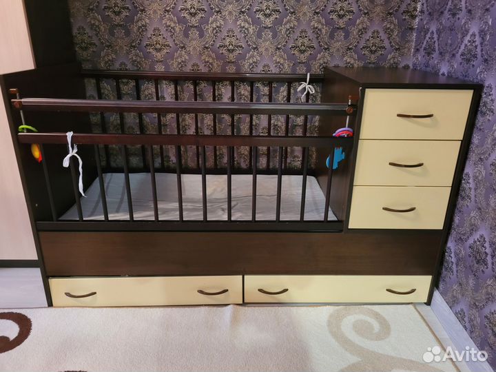 Детская кроватка