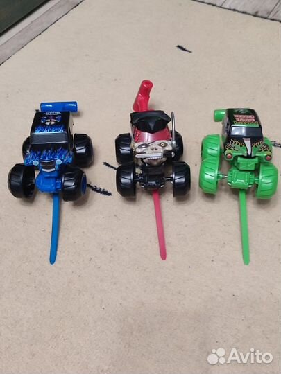Машинки monster jam и hot wheels