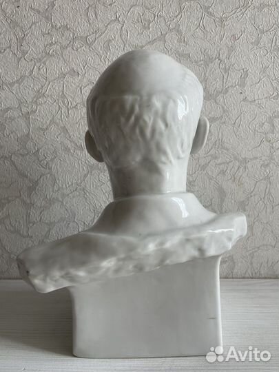 Бюст Ленина