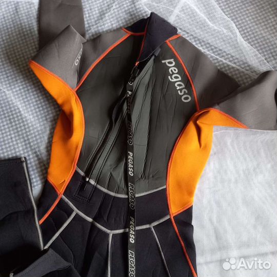 Гидрокостюм для плавания 40-42 Pegaso